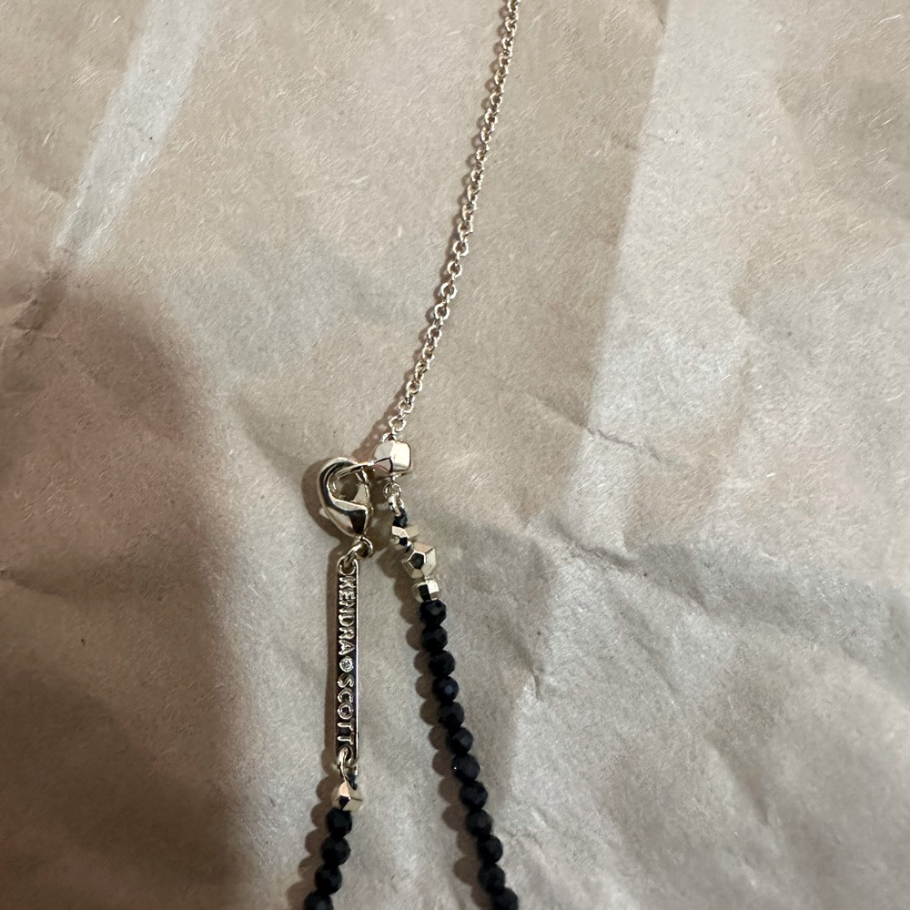 Kendra Scott black and gold RARE necklace. Discontinued. ￼